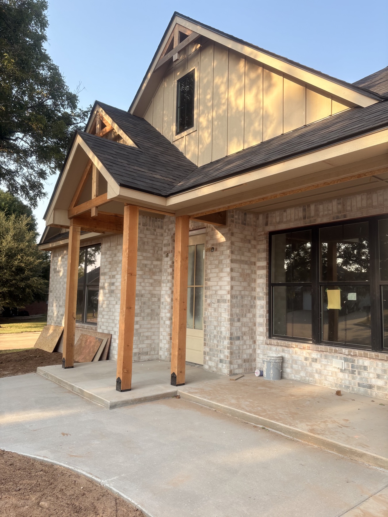 CTH Homes project in Stillwater featuring Triangle Brick Knob Hill with white mortar.